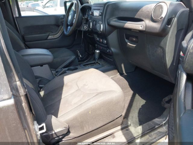 1C4AJWAG0EL295817 Jeep Wrangler Sport