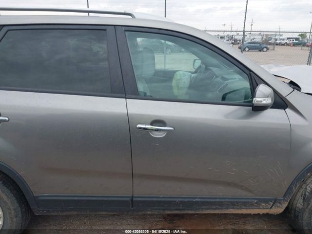 5XYKTDA74FG631842 KIA Sorento Lx V6