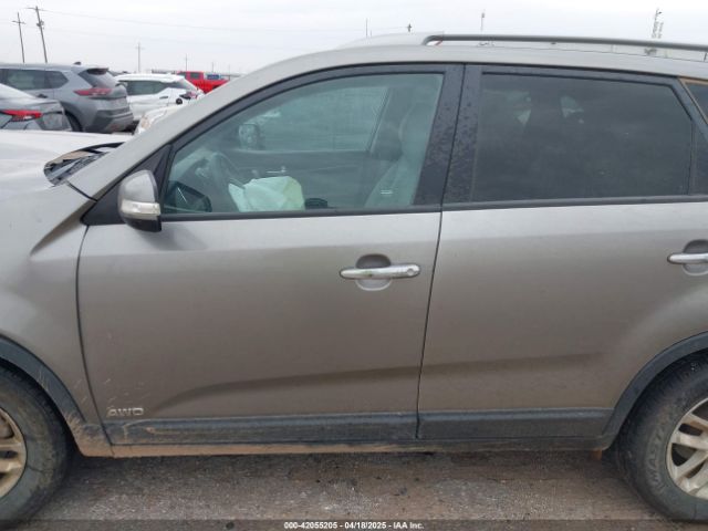 5XYKTDA74FG631842 KIA Sorento Lx V6