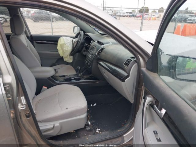 5XYKTDA74FG631842 KIA Sorento Lx V6