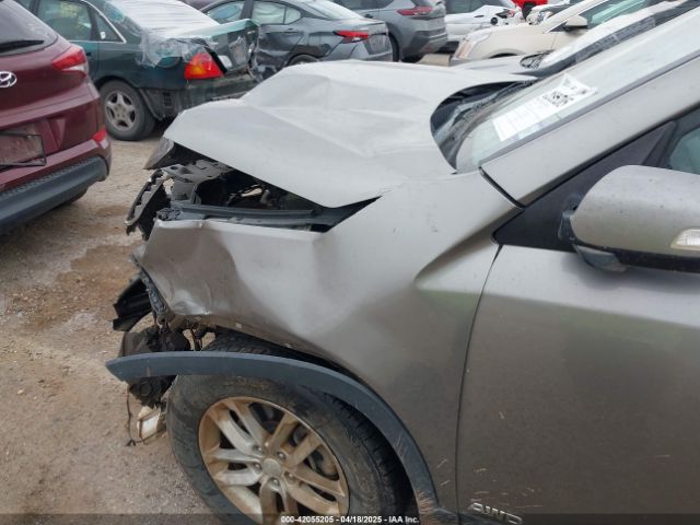 5XYKTDA74FG631842 KIA Sorento Lx V6