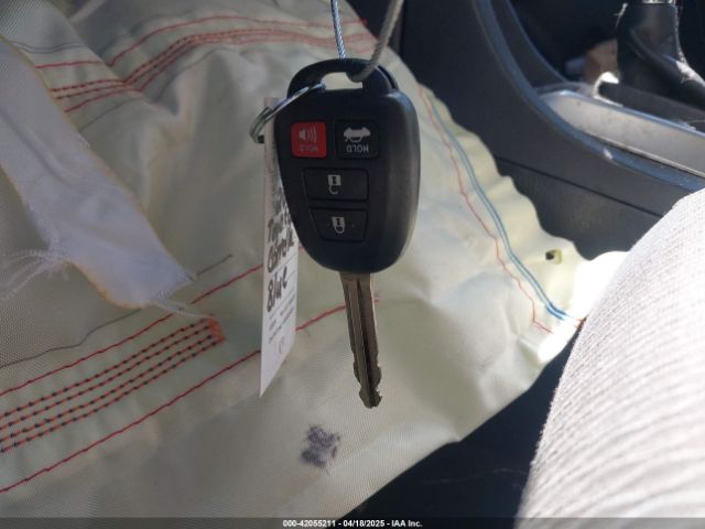 2T1BURHE5GC740015 Toyota COROLLA LE