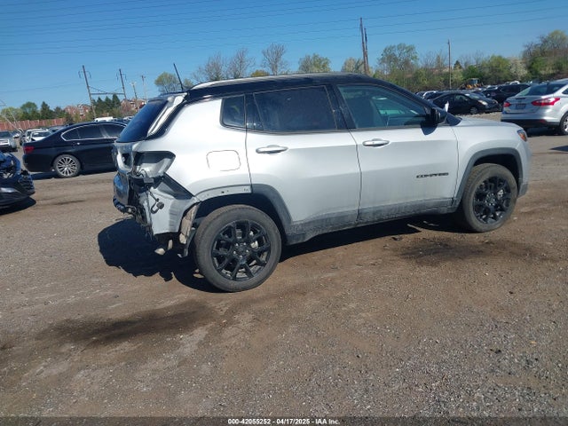 Jeep Compass Latitude 4x4 2024 3C4NJDBN0RT159703 Image 4