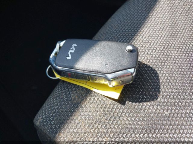 3KPF24AD8PE636700 KIA Forte Lxs