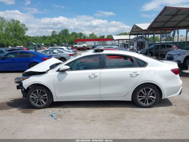 3KPF24AD8PE636700 KIA Forte Lxs