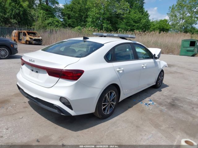 3KPF24AD8PE636700 KIA Forte Lxs