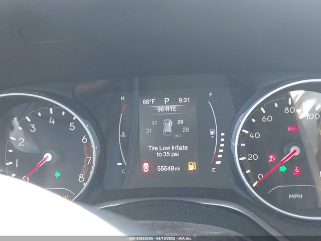 3C4NJDBB3JT401720 Jeep Compass Latitude 4x4