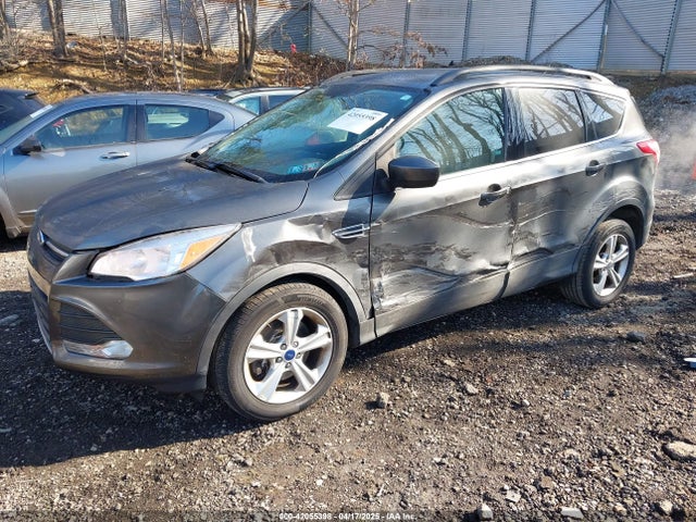 1FMCU9GX6FUB35649 Ford ESCAPE SE