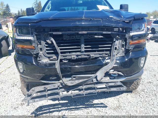 3GCUKREC7JG544365 Chevrolet Silverado 1500 2lt