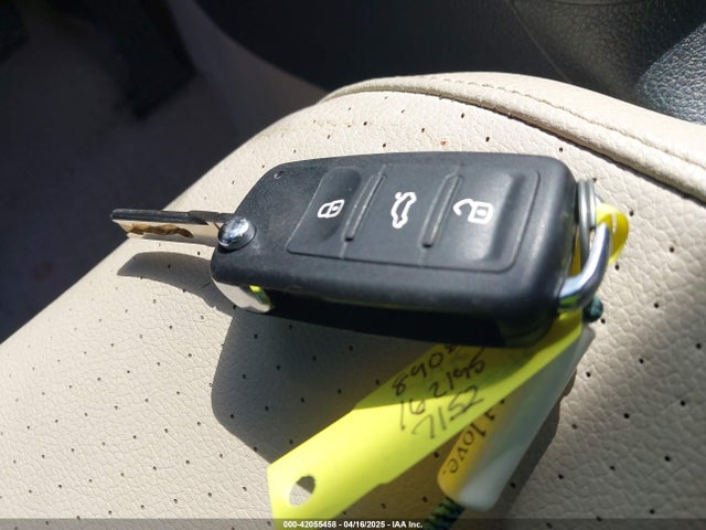 3VWD17AJXFM327152 Volkswagen Jetta 1.8t Se