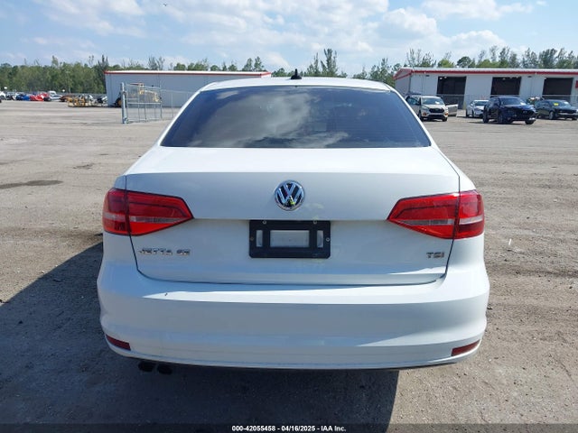 3VWD17AJXFM327152 Volkswagen Jetta 1.8t Se