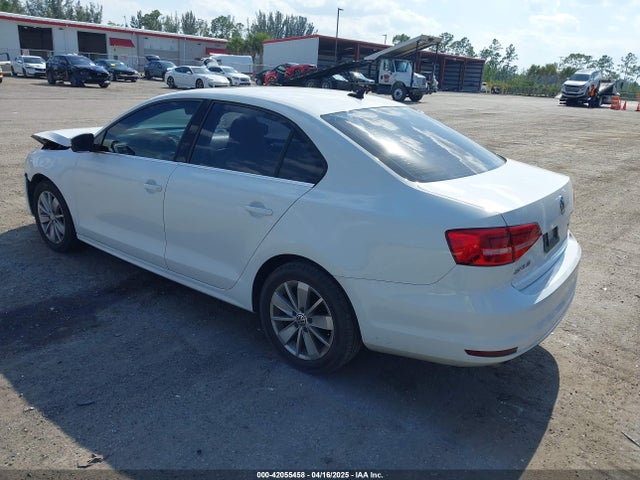 3VWD17AJXFM327152 Volkswagen Jetta 1.8t Se