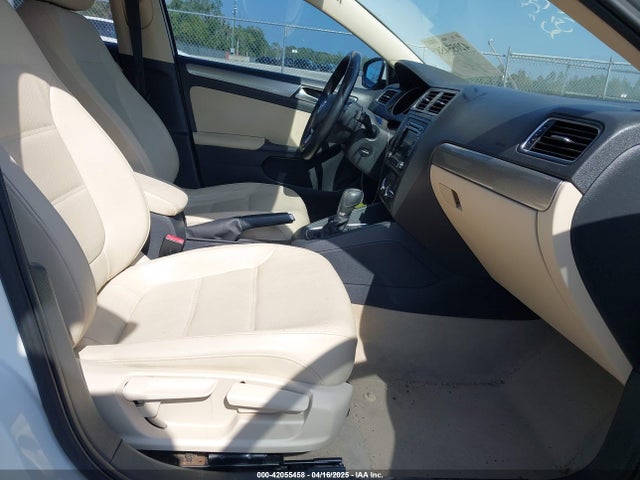 3VWD17AJXFM327152 Volkswagen Jetta 1.8t Se