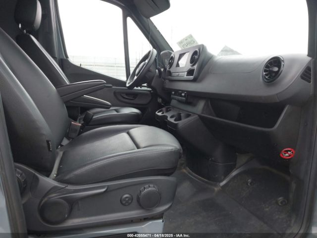 W1Y4DBHY1NT090417 Mercedes-Benz Sprinter 2500 Standard Roof I4 Diesel