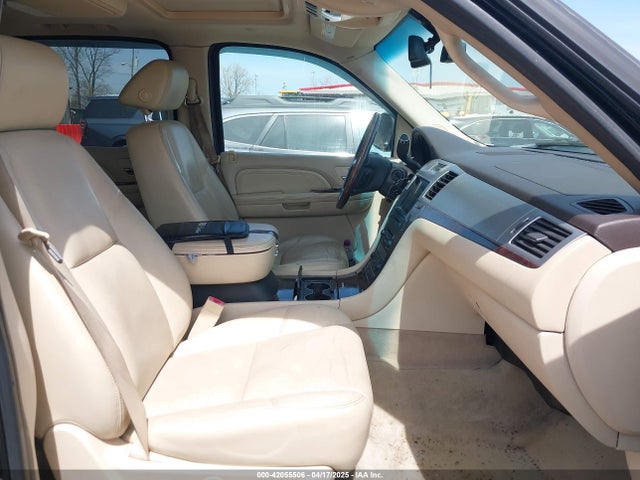 2007 CADILLAC ESCALADE ESV 1GYFK66817R137730 Photo 4