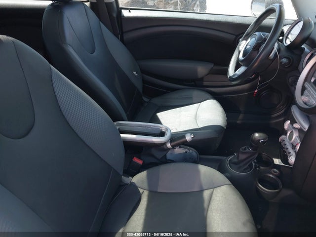2008 MINI COOPER CLUBMAN WMWML33598TN67414 Photo 4