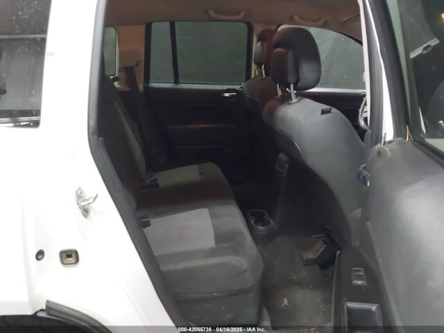 1C4NJDBB5GD617017 Jeep Compass Sport