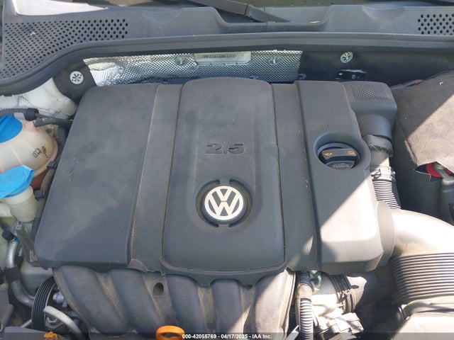 Продаж на аукціоні авто 2013 Volkswagen Beetle 2.5l, vin: 3VW5P7AT3DM811617, номер лоту: 42055769