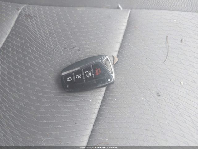 5NMZUDLB7JH098638 Hyundai Santa Fe Sport 2.4l