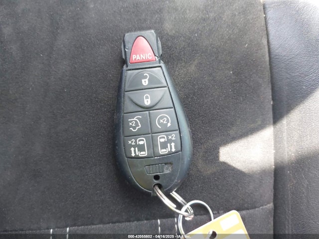 2C4RC1CG6ER277679 Chrysler Town & Country Touring-l 30th Anniversary
