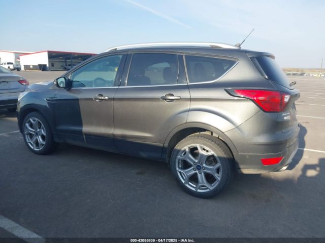 1FMCU9J99KUA48204 Ford Escape Titanium