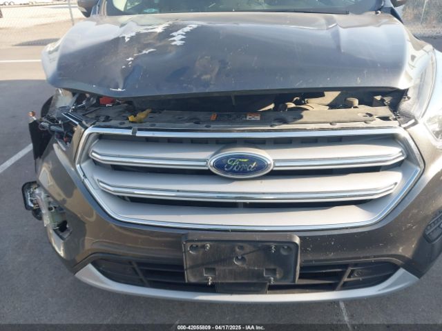 1FMCU9J99KUA48204 Ford Escape Titanium