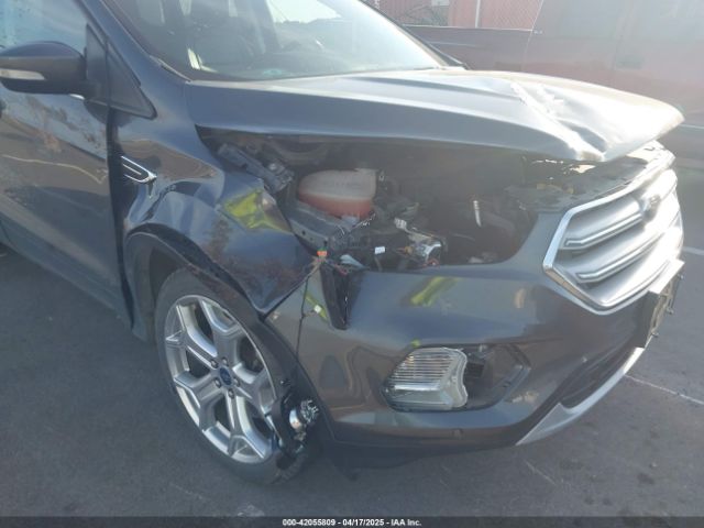 1FMCU9J99KUA48204 Ford Escape Titanium