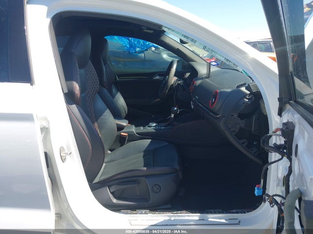 2018 AUDI RS 3 WUABWGFF6J1905157 Photo 4