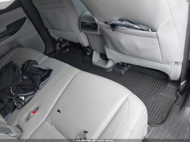 5TDKZRFH2JS533420 Toyota Highlander Xle
