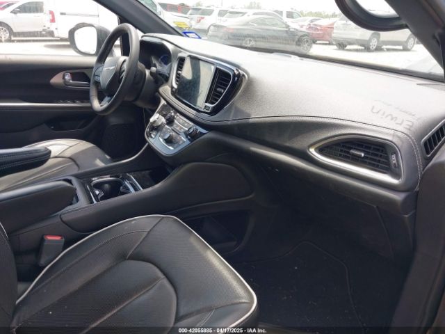 2022 CHRYSLER PACIFICA HYBRID 2C4RC1S75NR113390 Photo 4
