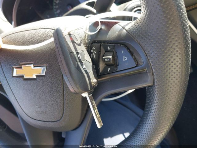 3GNCJNSBXKL405219 Chevrolet TRAX LS