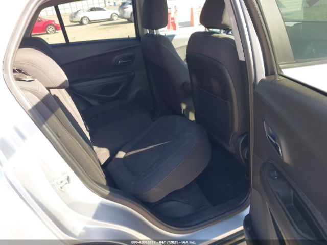 3GNCJNSBXKL405219 Chevrolet TRAX LS