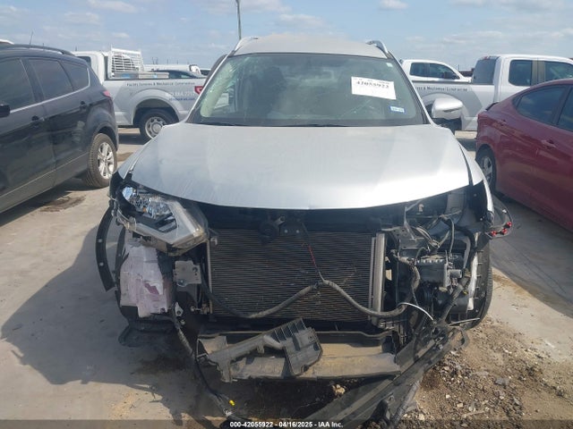 JN8AT2MT2HW386588 Nissan ROGUE SV