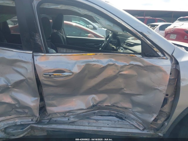 JN8AT2MT2HW386588 Nissan ROGUE SV