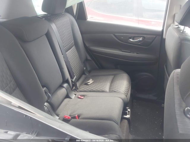 JN8AT2MT2HW386588 Nissan ROGUE SV