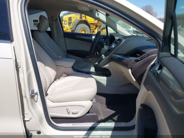 5LMCJ1C9XJUL03767 Lincoln Mkc Premiere