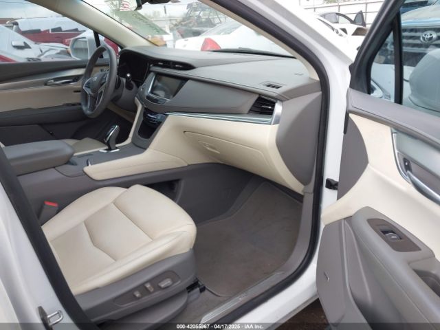 1GYKNCRS0JZ133560 Cadillac XT5 LUXURY