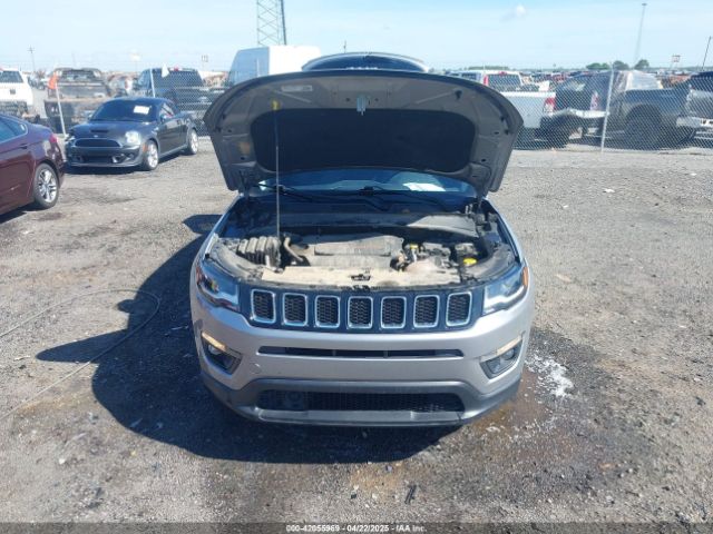 3C4NJDBB2JT331854 Jeep Compass Latitude 4x4