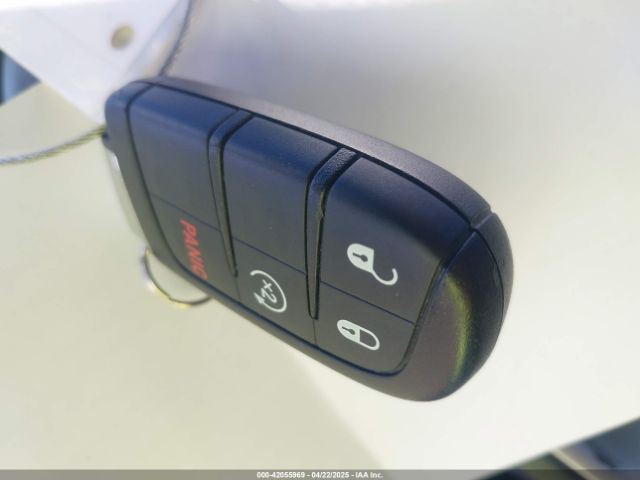 3C4NJDBB2JT331854 Jeep Compass Latitude 4x4