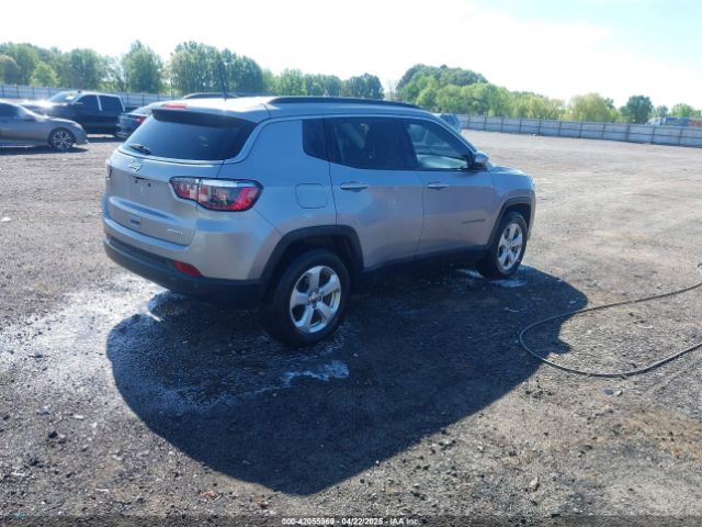 3C4NJDBB2JT331854 Jeep Compass Latitude 4x4