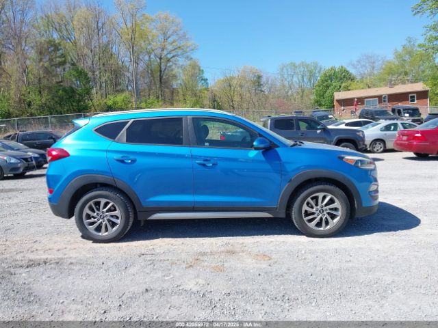 KM8J3CA41HU386815 Hyundai TUCSON SE