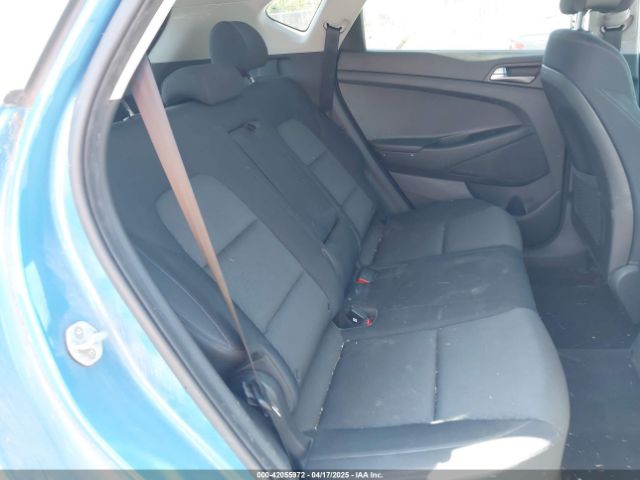 KM8J3CA41HU386815 Hyundai TUCSON SE