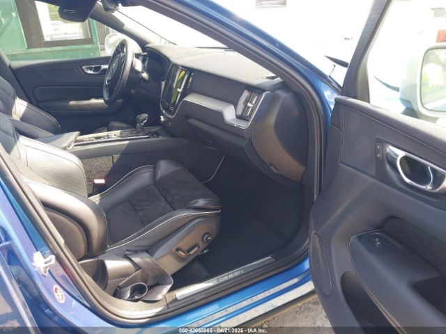 LYV102RM8JB096499 Volvo Xc60 T5 R-design