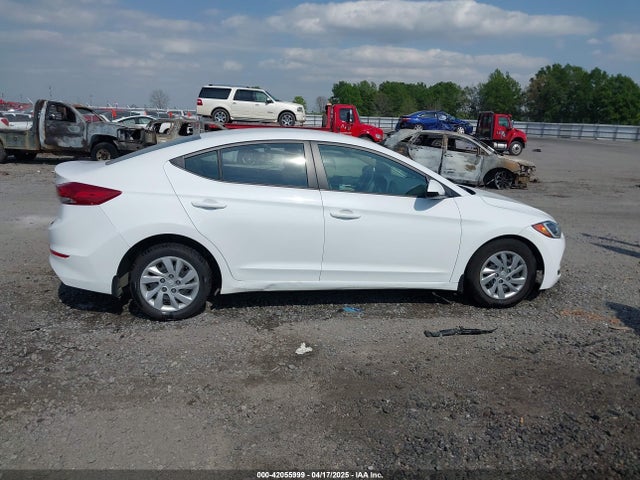 5NPD74LF1JH233121 Hyundai ELANTRA SE