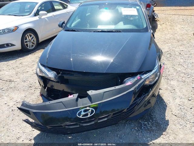 KMHLL4AG8PU612601 Hyundai ELANTRA SE