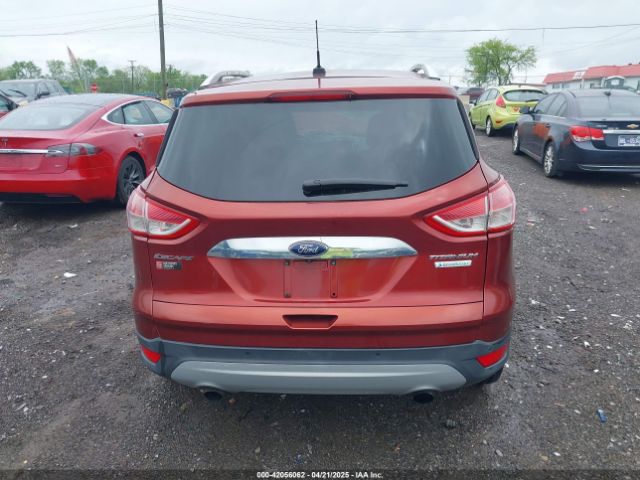 1FMCU0J96FUA94493 Ford Escape Titanium