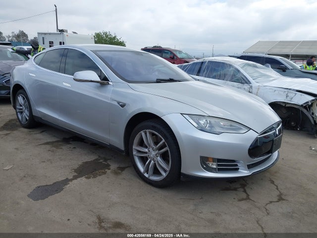 2013 TESLA MODEL S 5YJSA1DG7DFP11382 Photo 0