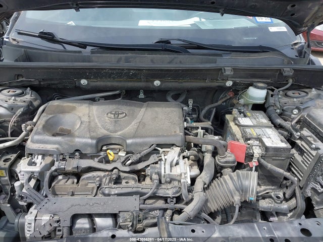 JTMH1RFV8KJ008304 Toyota RAV4 LE