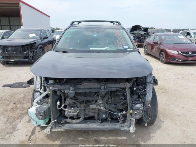 JTMH1RFV8KJ008304 Toyota RAV4 LE