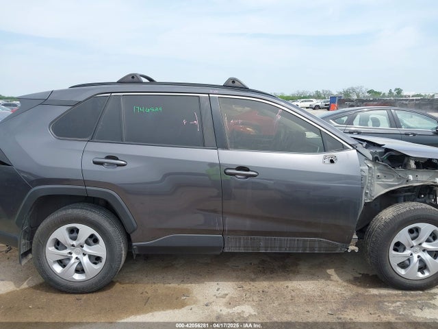 JTMH1RFV8KJ008304 Toyota RAV4 LE